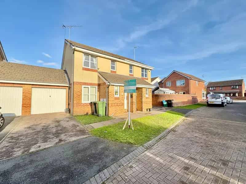 2 Bedroom Semi Detached House For Sale
