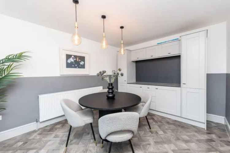 5 Bedroom Detached House For Sale in Altofts