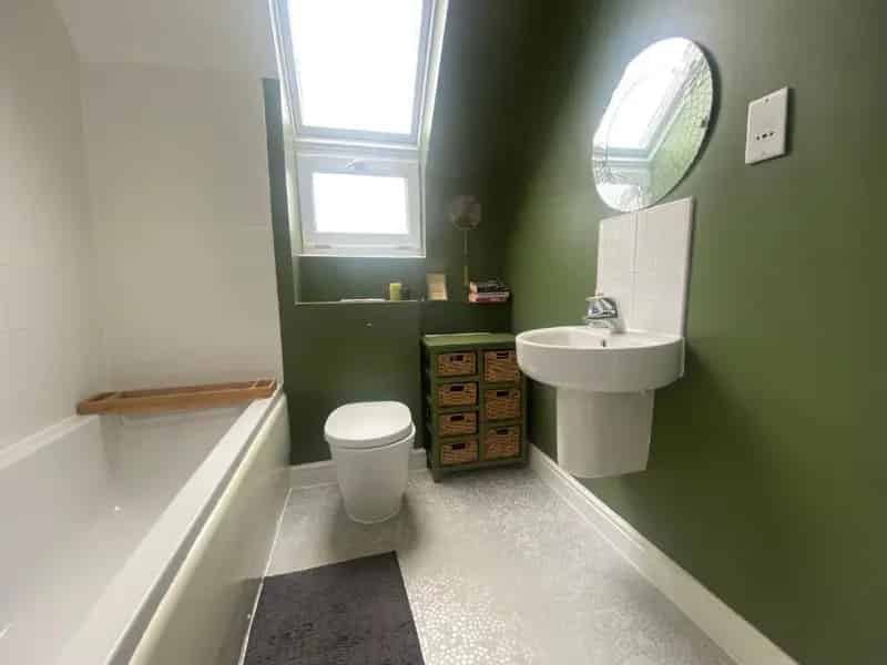 2 Bed Flat for Sale No Vendor Chain