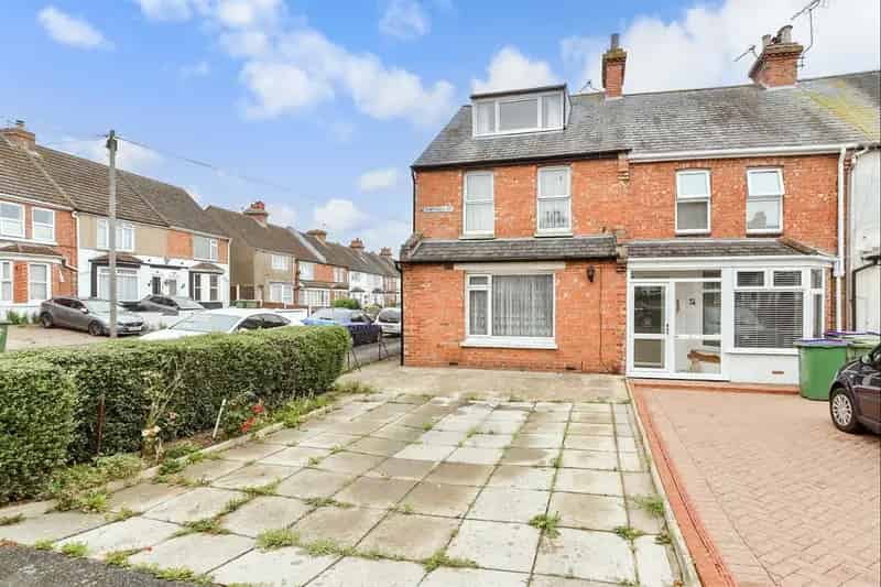 3 Bedroom End Terrace House for Sale in Cheriton