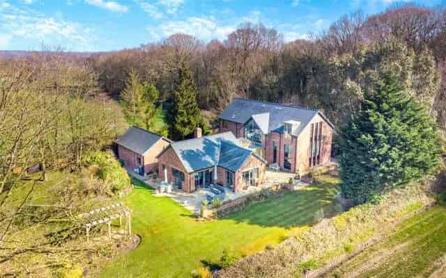 Woodseaves Family Home: Exceptional Design and Leisure Facilities