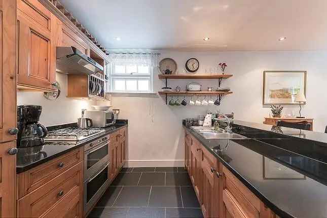 Hampstead Village Cottage Rental 3 Bedroom December 2024 - June 2025