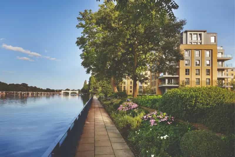 3 Bedroom Flat for Sale in Teddington Riverside