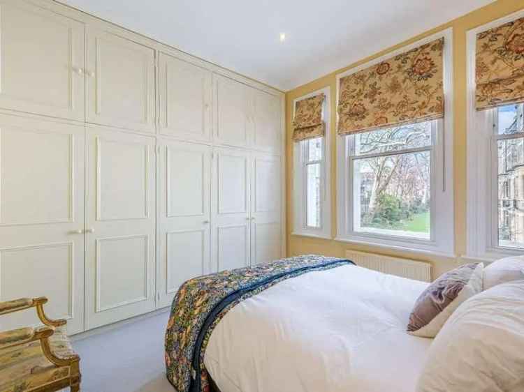 2 Bed Flat for Sale in Chelsea