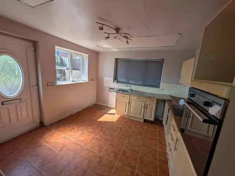 1 Bedroom Bungalow For Sale 894 SQ FT