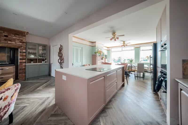 6 Bedroom Semi-Detached House Worcester City Centre