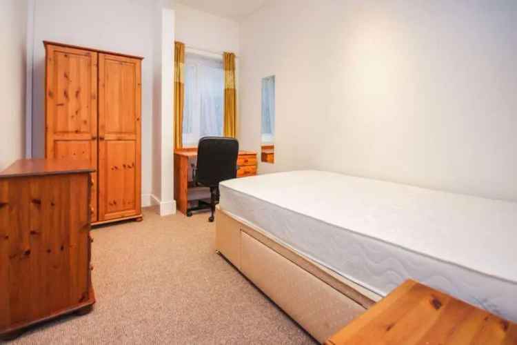 4 Bedroom Detached House Student Apartment Winton