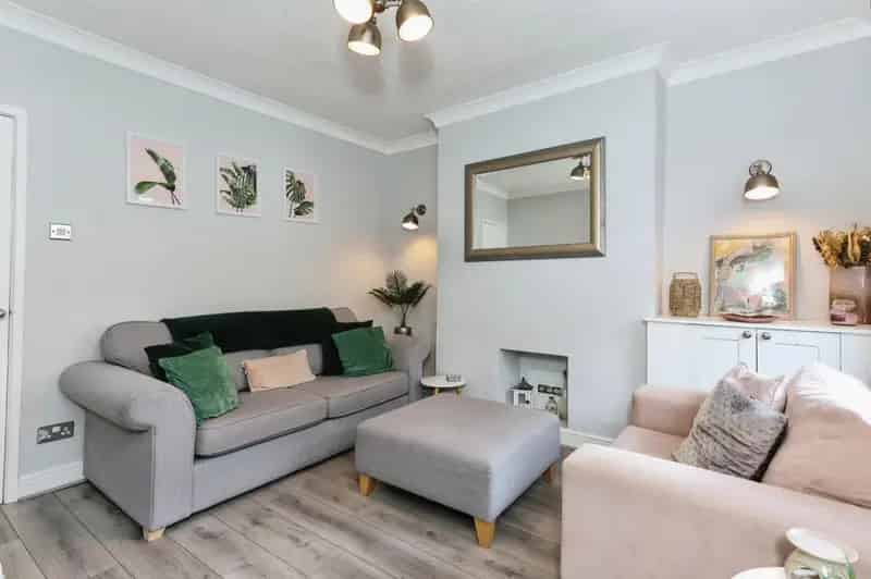 2 Bedroom House For Sale Near Tamworth Town Centre