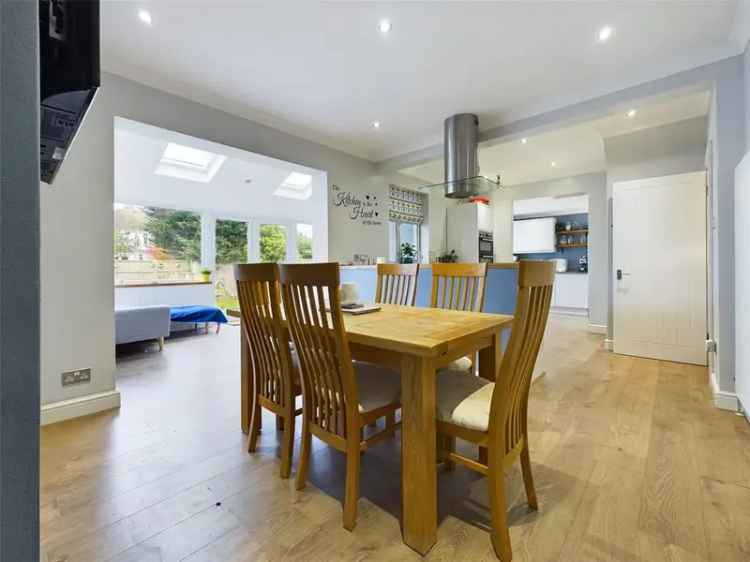 5 bedroom semi-detached house for sale