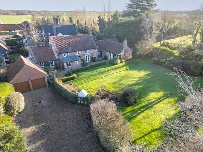6 Bedroom Detached House Hethel