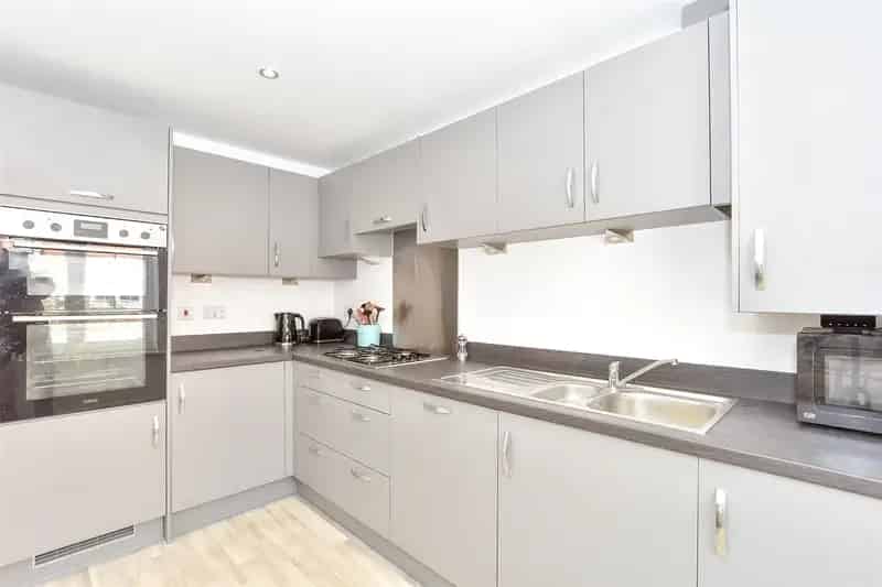 3 Bedroom Semi-Detached House for Sale Eastergate