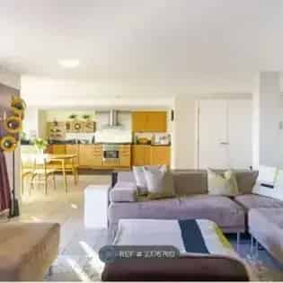 Luxury Birmingham City Centre 2-Bed Penthouse Apartment