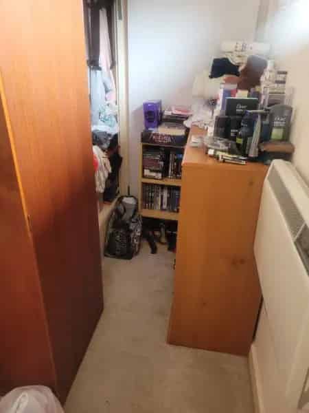 2 Bed Terraced House Near Schools and Railway Links Pets Allowed