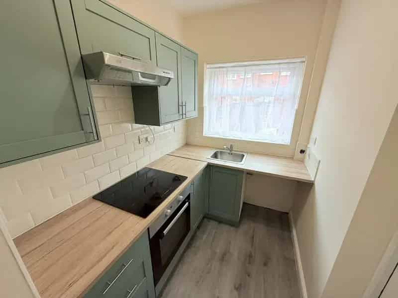 2 Bedroom House To Let Fully Modernised Pets Considered