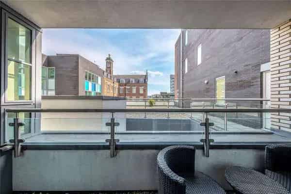 Loft Style Apartment with Sky Terraces and 24 Hour Concierge