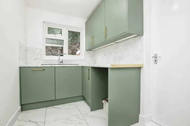 Refurbished 2-Bed Detached Bungalow Sandwell Valley Estate