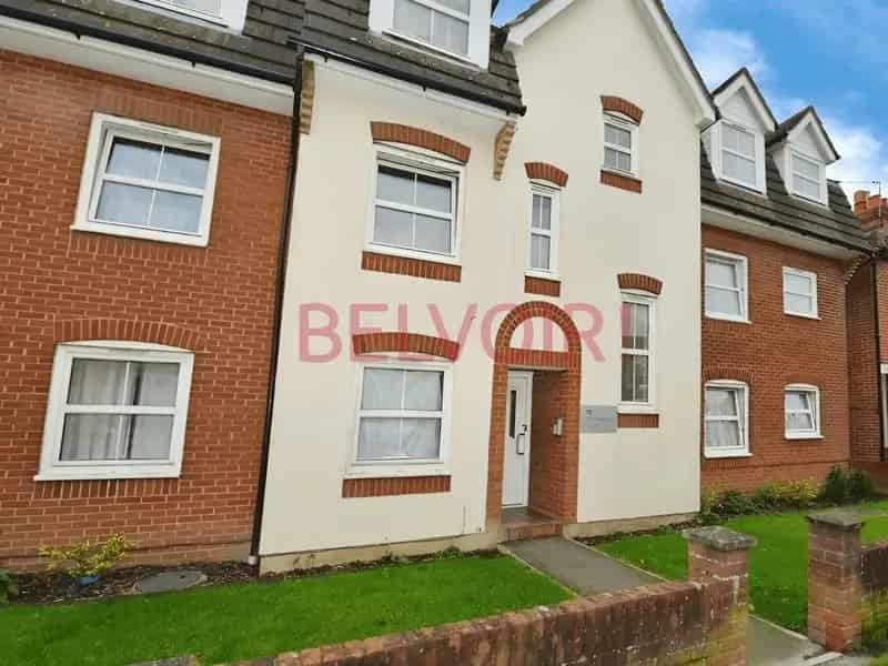 Spacious 2-Bedroom Apartment Near City Center