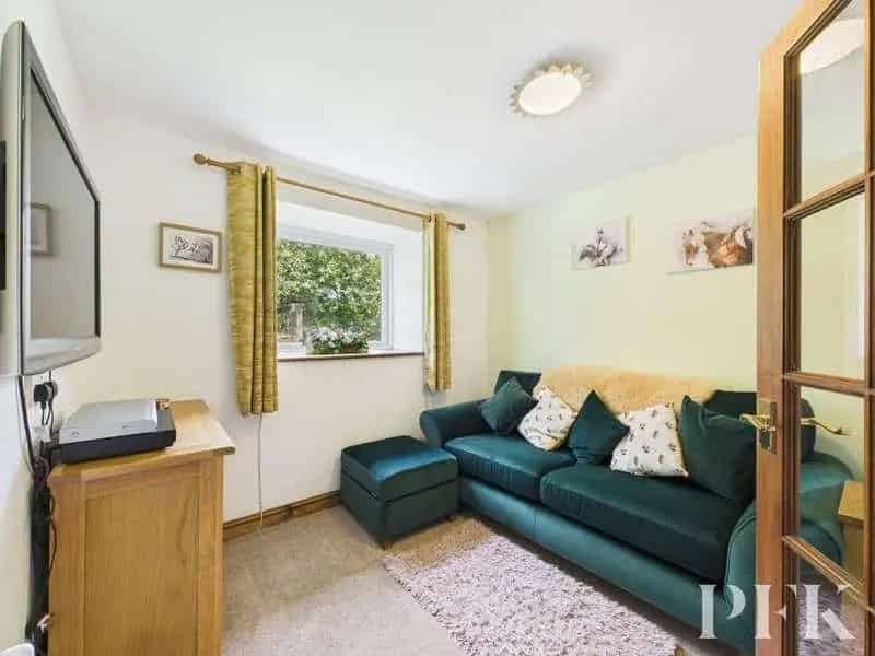 6 Bed Farmhouse with 10 Acres and Equestrian Facilities