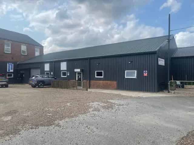 3000 sq ft Mixed Use Commercial Unit To Let Leeds