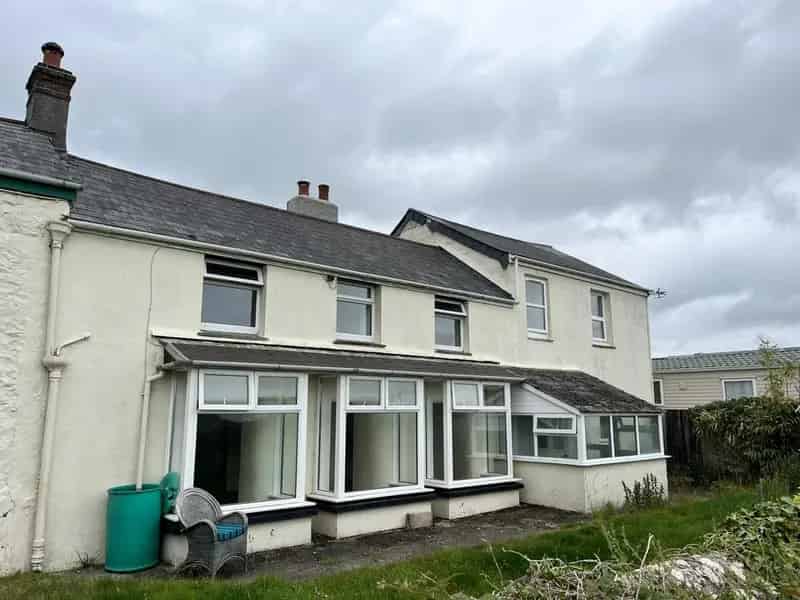 4 Bedroom Detached Farmhouse to Rent near Camborne