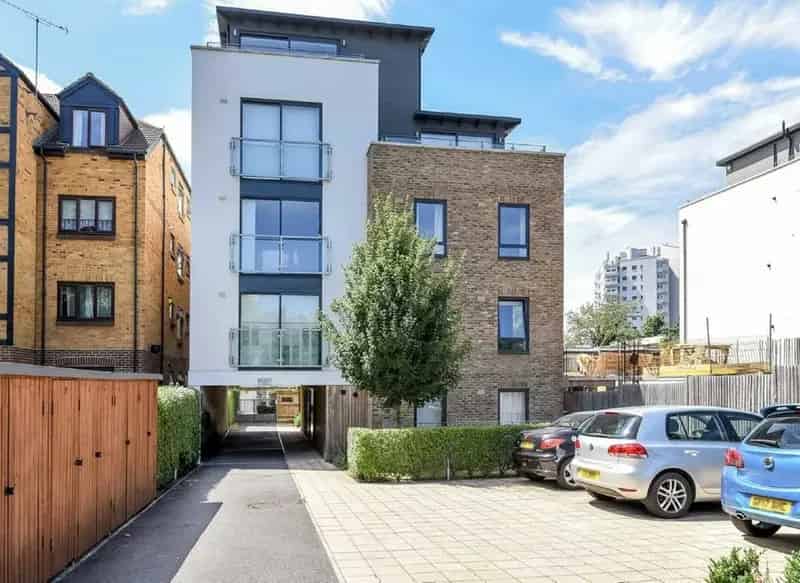 Stylish 2 Bed Maisonette near Clapham Common