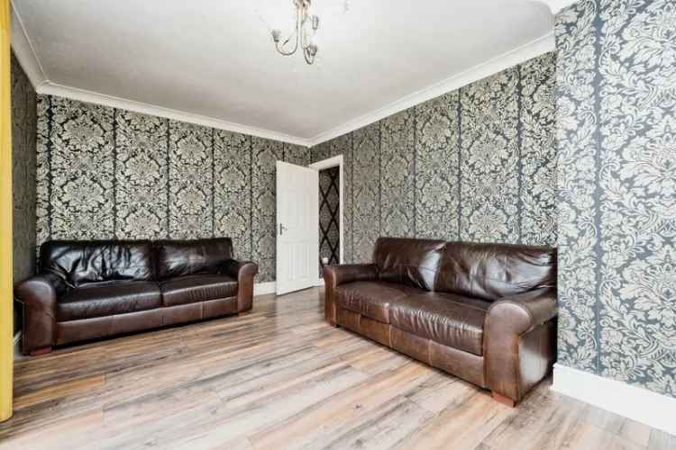 Spacious 2 3 Bedroom House in Plaistow Near Stations