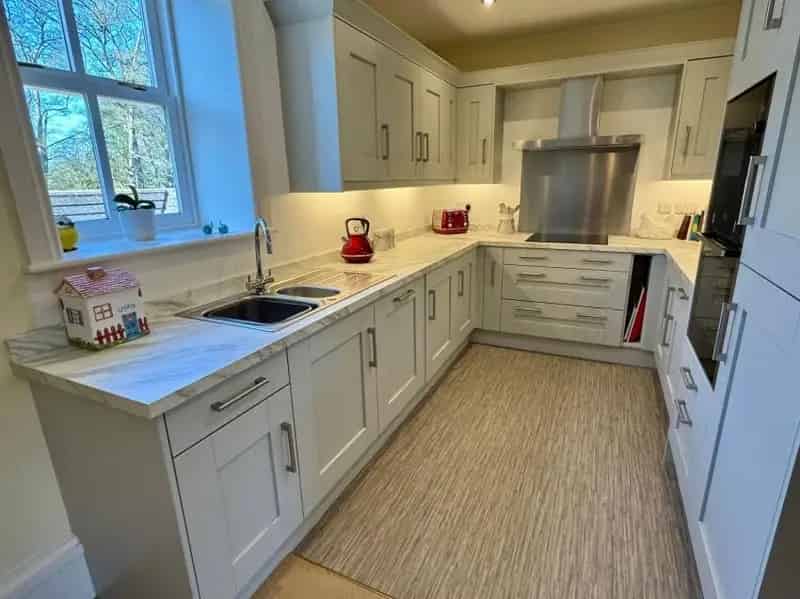 2 Bed Apartment in Converted Mansion with Parkland Views