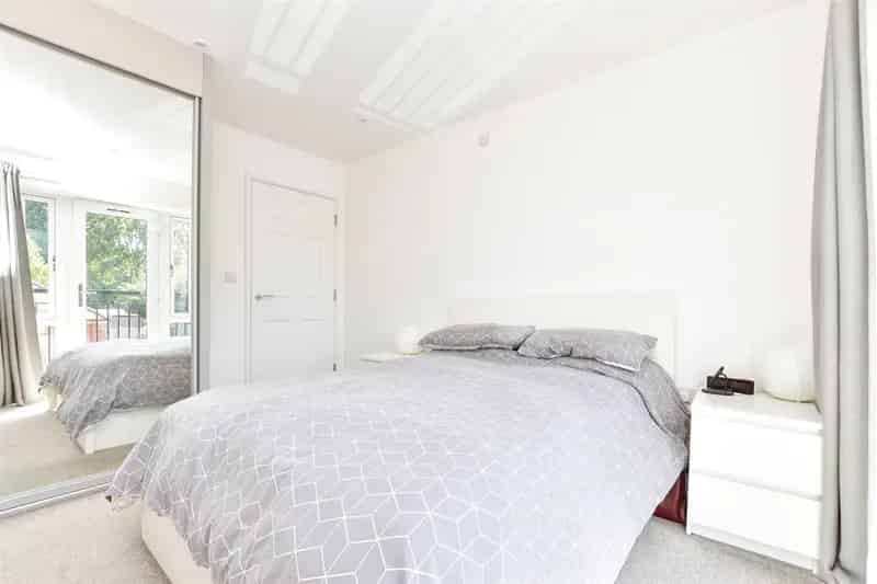 2 bedroom maisonette for sale