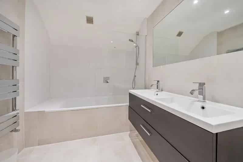 2-Bedroom Victorian Terrace Apartment 754 Sq Ft