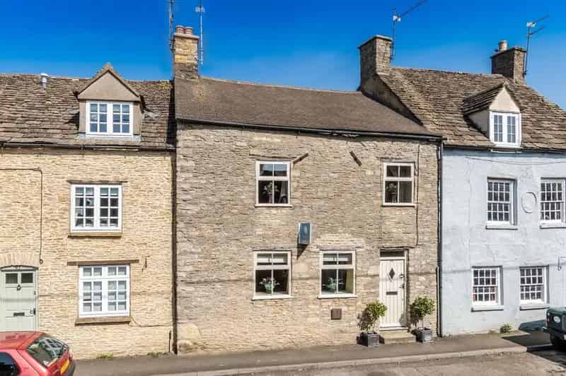 2 Bedroom Cotswold Cottage for Sale Tetbury