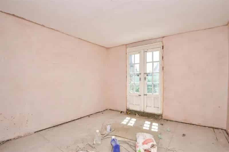 2 Bed Flat for Sale - Chain Free Period Conversion