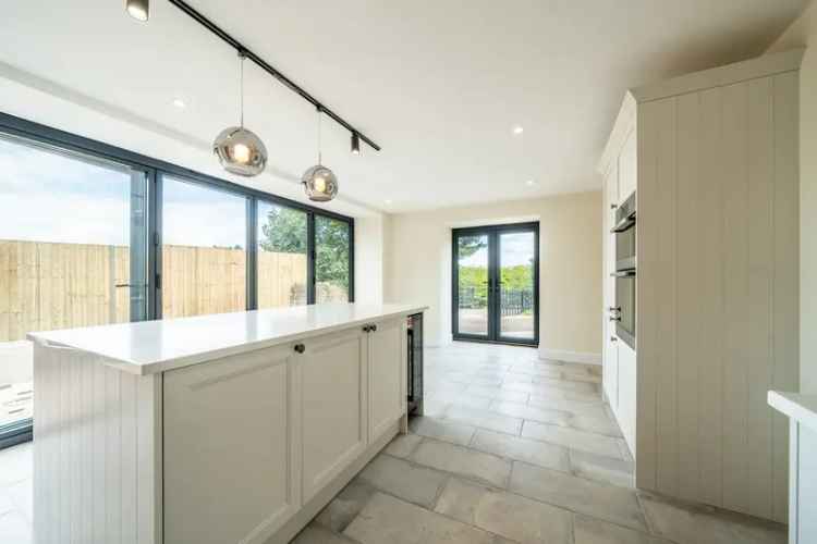 4 Bedroom Barn Conversion Near Earls Hill Nature Reserve