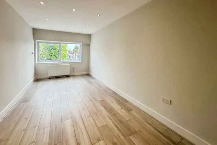 Modern 1-Bed Apartment in Haltsead Town Center