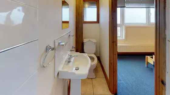 2 Bedroom Apartment Southampton City Centre Gas Water Parking Included