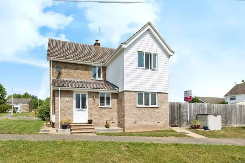 Spacious Family Home with Log Burner and Large Garden Stowmarket