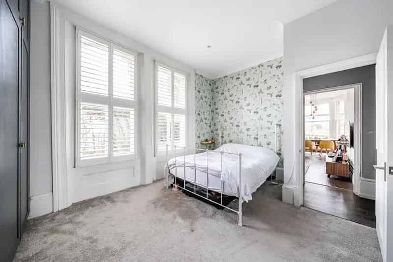 Two Bedroom Conversion with Communal Garden and Parking
