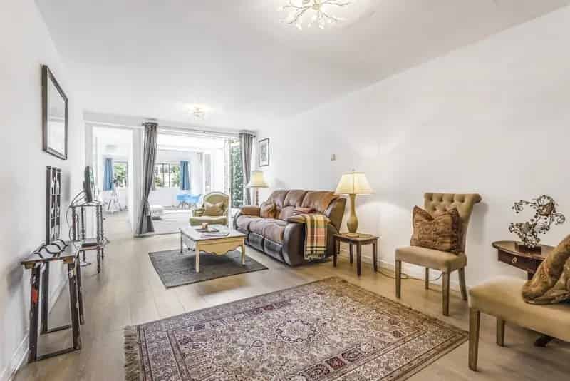 3 Bedroom Furnished Duplex Flat with Porter and Private Space