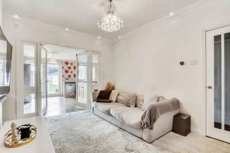 3 Bedroom Semi Detached House Extended Family Home South Facing Garden