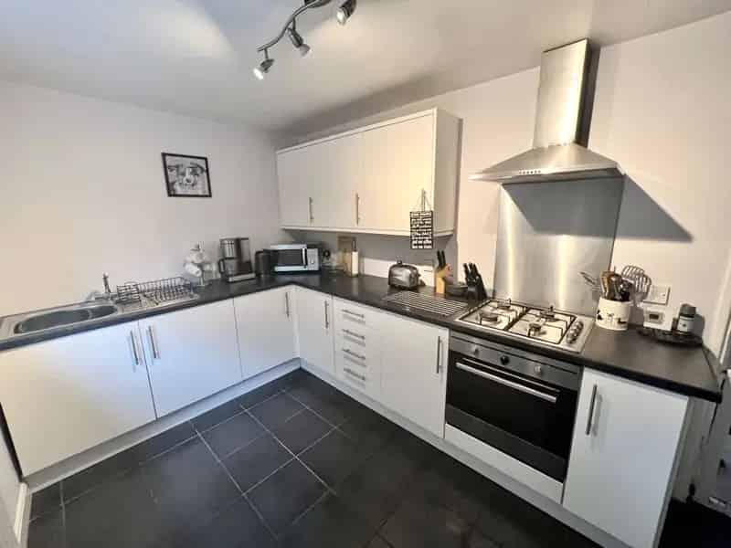 2 Bedroom Semi Detached House to Rent