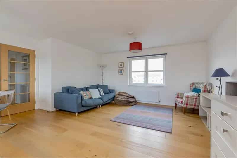 1 Bed Flat - Maisonette