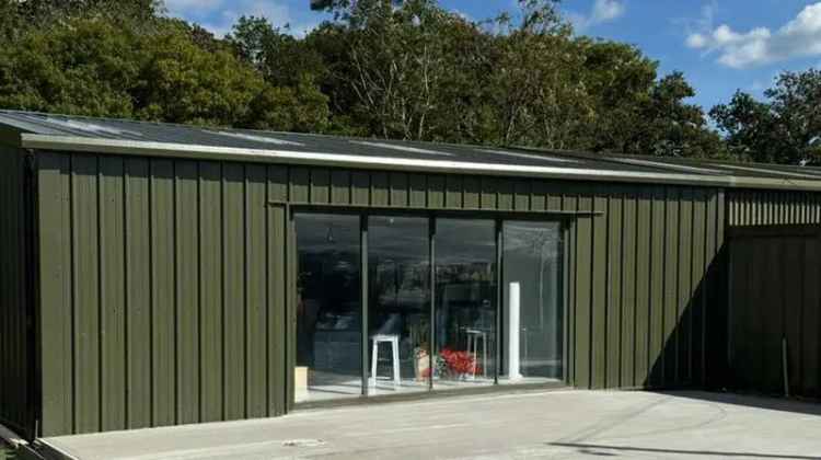 Industrial Workshop Showroom to Let A22 Holmes Hill