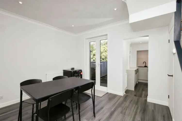 Refurbished 2 Bed Terrace House Near Eastbourne Seafront