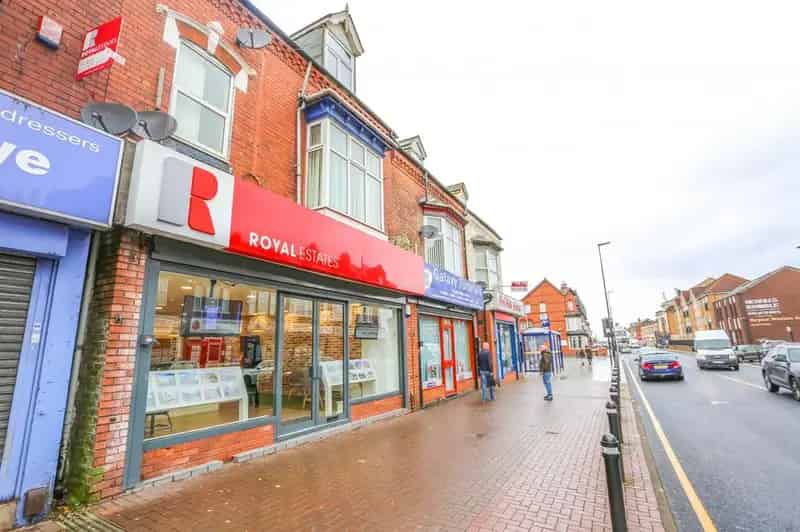 2 Bedroom Flat to Rent Near Amenities and Transport