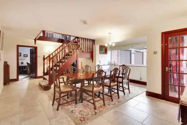 Five Bedroom Family Home with Annexe in Marden