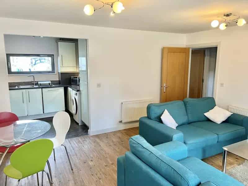 2 Bedroom Apartment Near Beach Allocated Parking