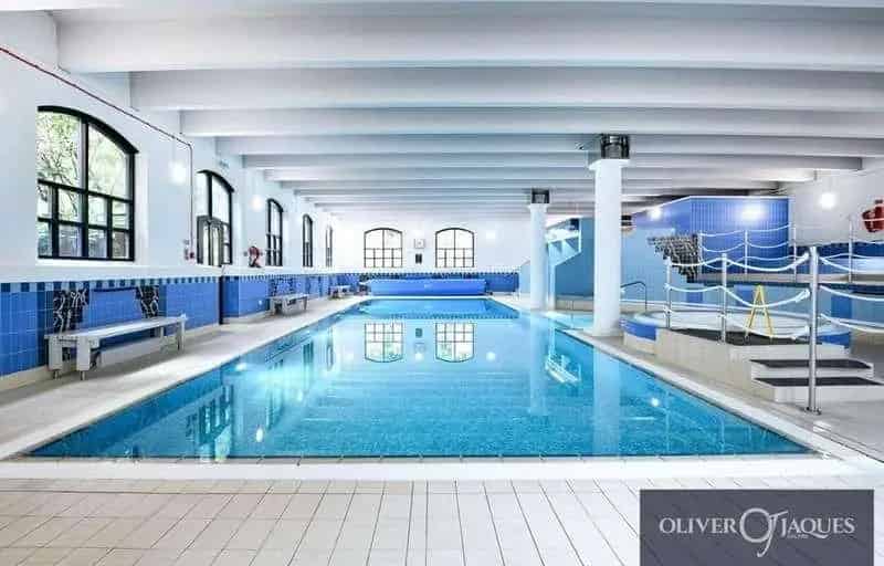 2 bed flat for sale