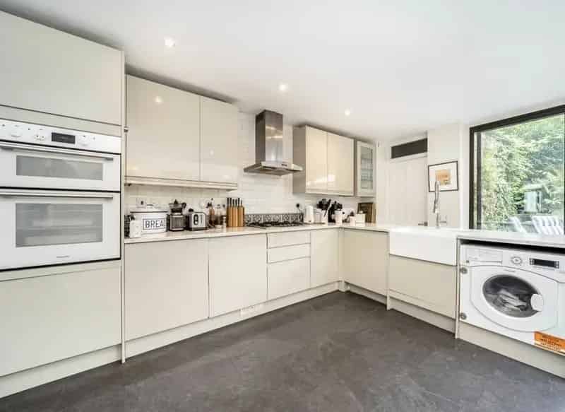 Five Bedroom Family Home Near Norwood Park and Gipsy Hill Stations