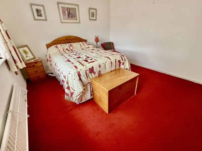3 Bedroom Detached House to Rent