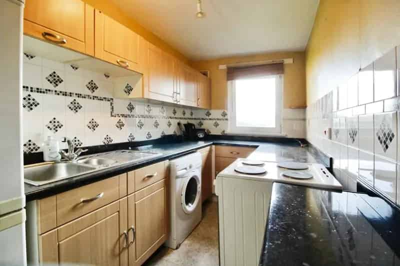 1 Bedroom Detached House Coed Edeyrn No Chain Allocated Parking