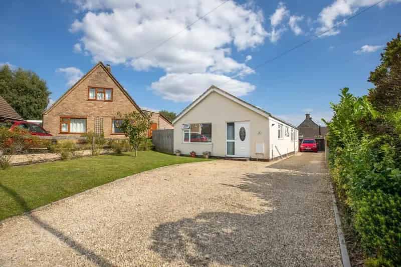 3 Bedroom Detached Bungalow for Sale in Chalford